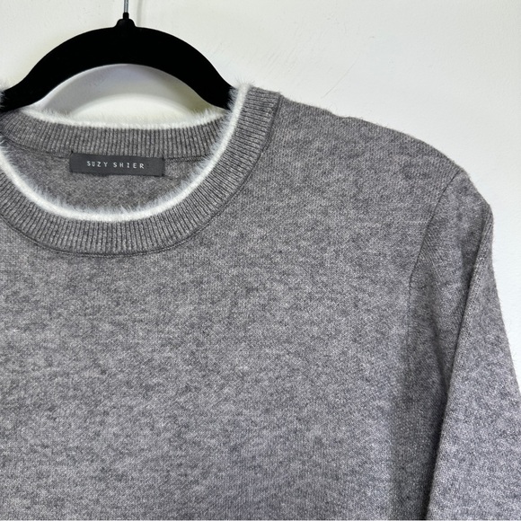 Suzy Shier | Soft Grey Crew Neck Sweater with Fuzzy Trim • Minimalist Cozy Knit - Picture 3 of 9